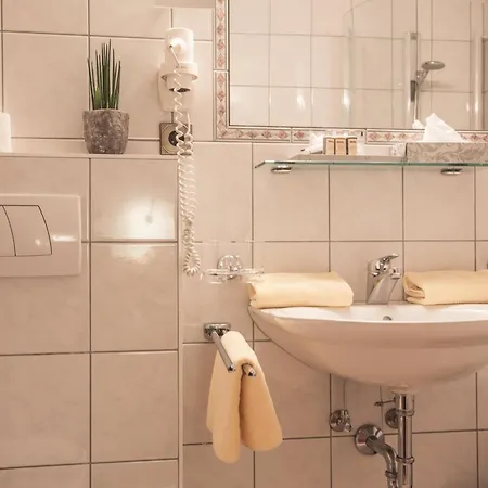 Hotel Kristall 3*