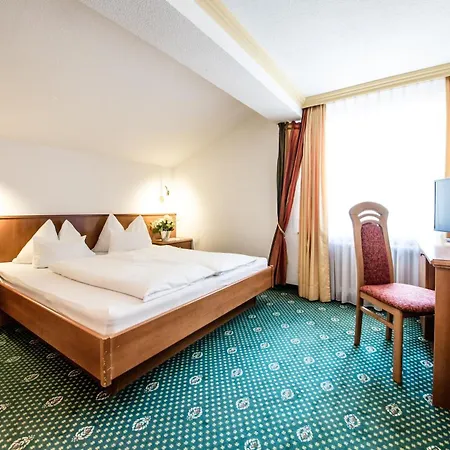 Kristall Hotel 3*